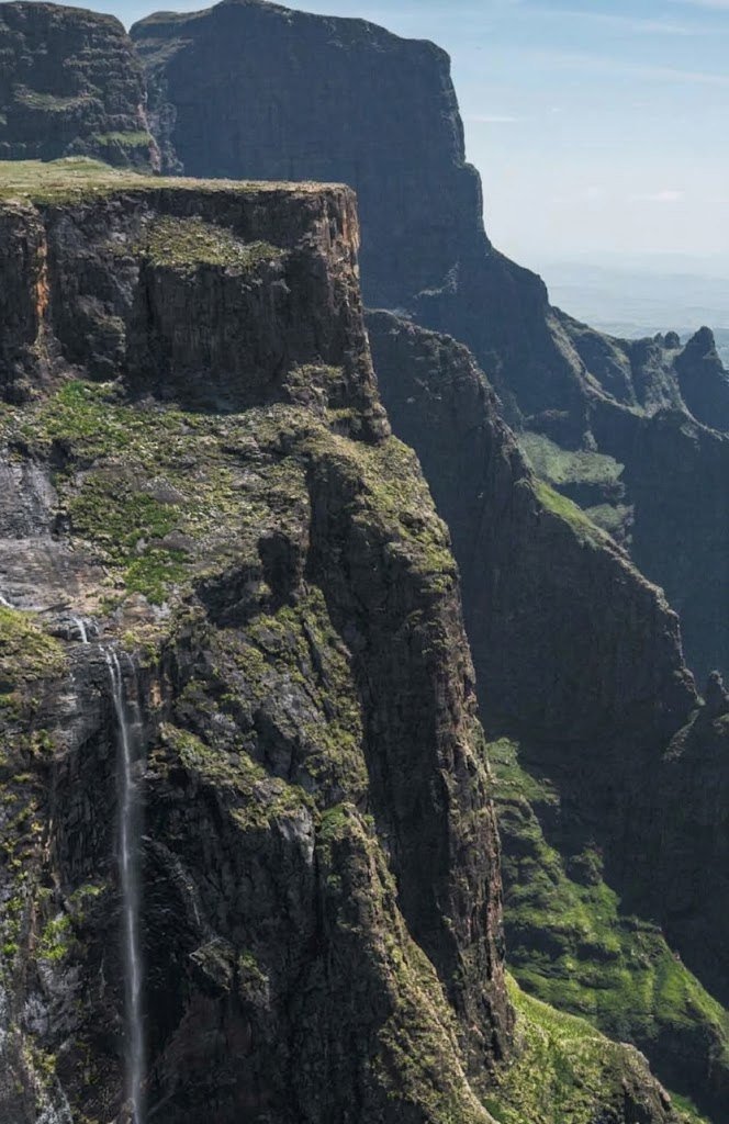 Tugela Falls dropping off the Amphitheatre escarpment, Drakensberg